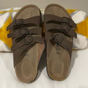 Size 40 Birkenstocks 260 L9 M.